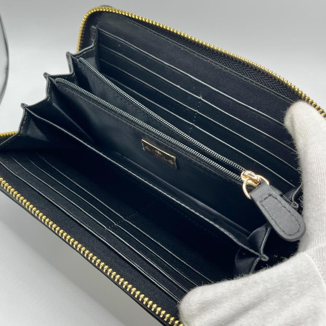 人気 未使用 Vivienne Westwood ワニ風 黒 シンプル ウロコ