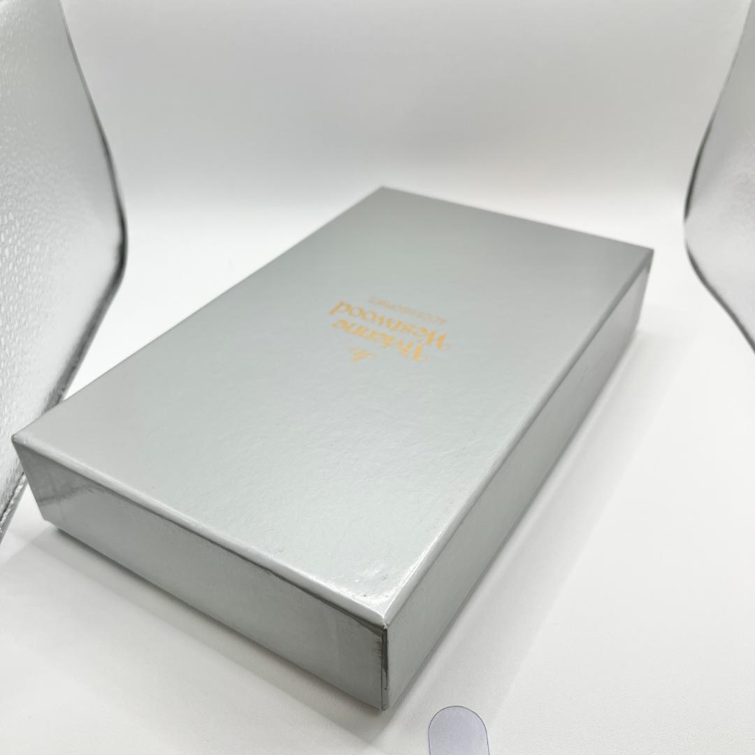 人気 未使用 Vivienne Westwood ワニ風 黒 シンプル ウロコ