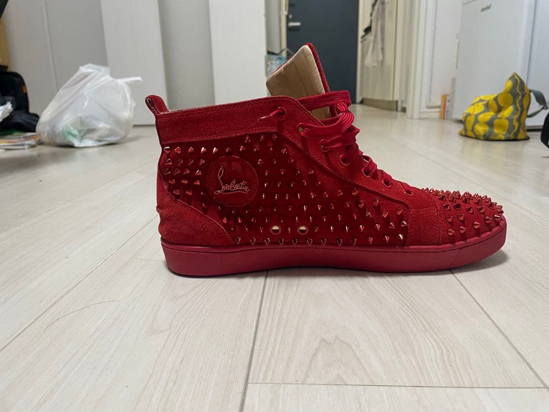 ルブタンハイカットスニーカー