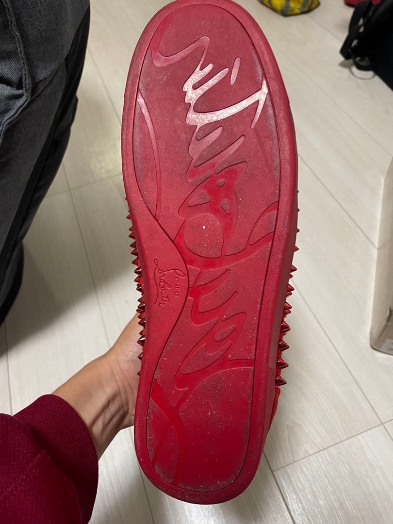 ルブタンハイカットスニーカー