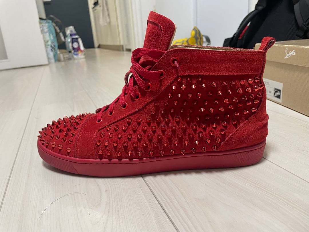 ルブタンハイカットスニーカー