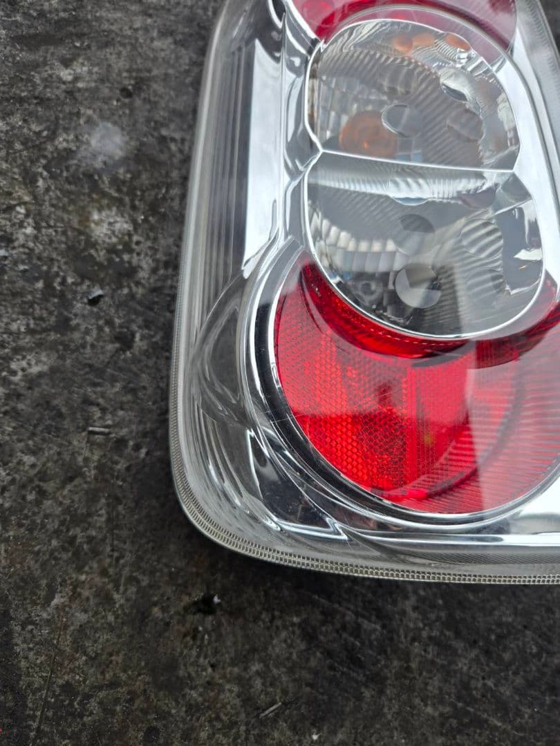 L675S　ダイハツ　ミラココア　テールランプ