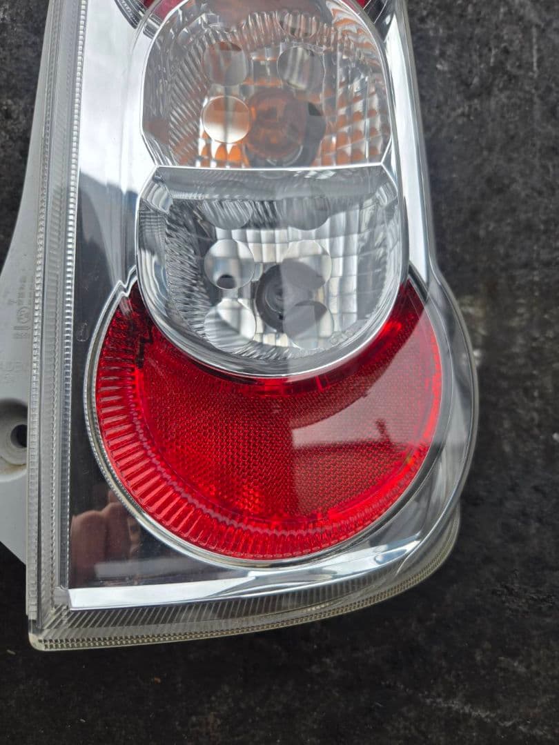 L675S　ダイハツ　ミラココア　テールランプ