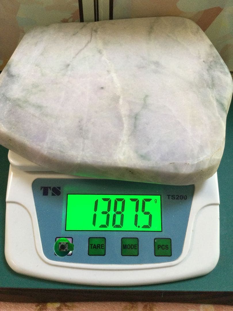 糸魚川翡翠ラベンダー原石　高透過　極上品　約1.4Kg 水晶　観賞石