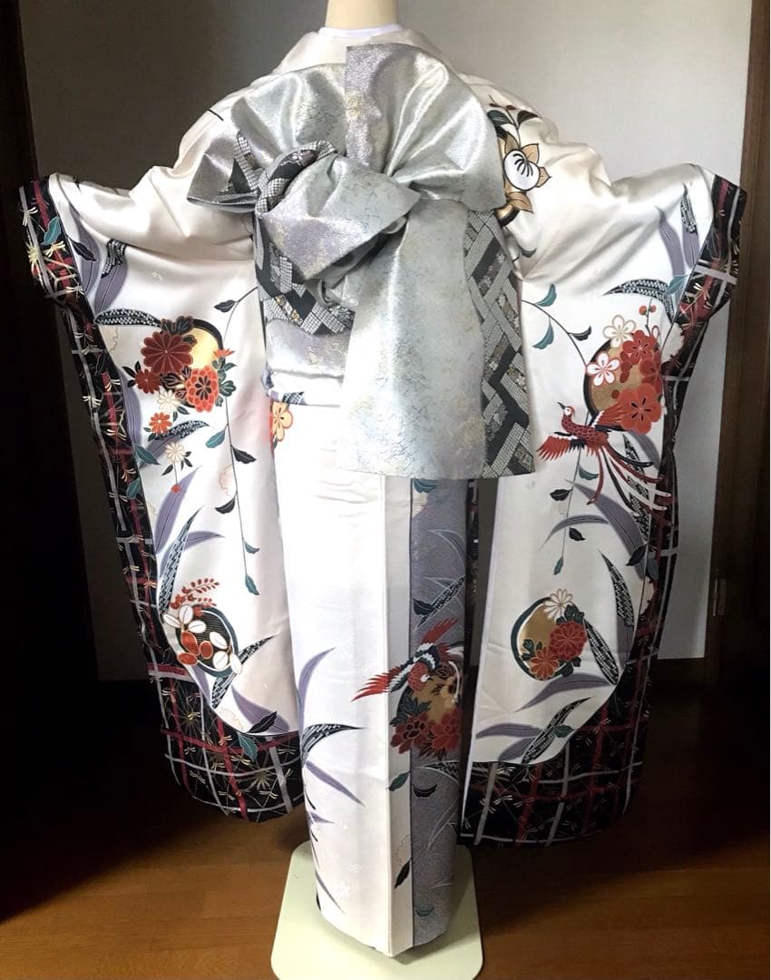 振袖フルセット　正絹　9点 白　伝統祝い花　尾長鶏　シックカッコイイ‼️振袖セット