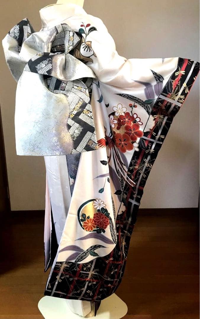 振袖フルセット　正絹　9点 白　伝統祝い花　尾長鶏　シックカッコイイ‼️振袖セット