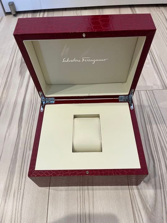 FERRAGAMO フェラガモ　腕時計