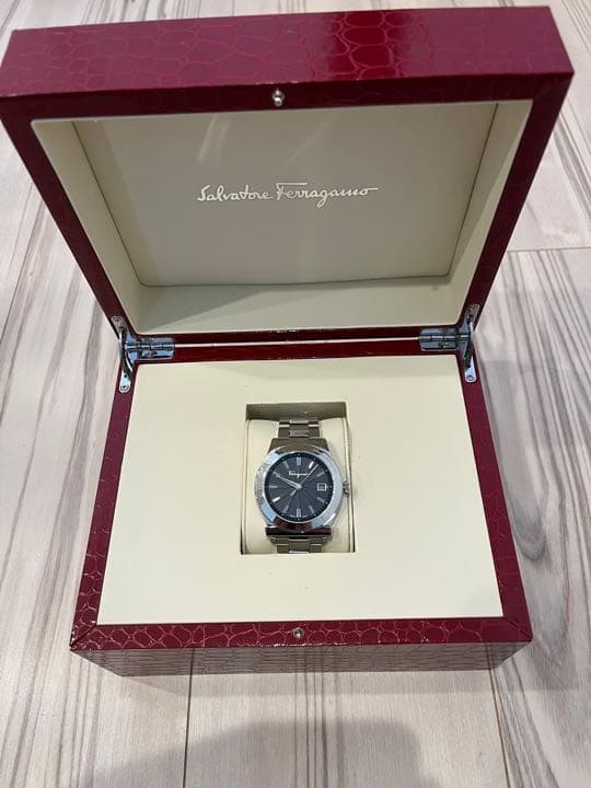 FERRAGAMO フェラガモ　腕時計