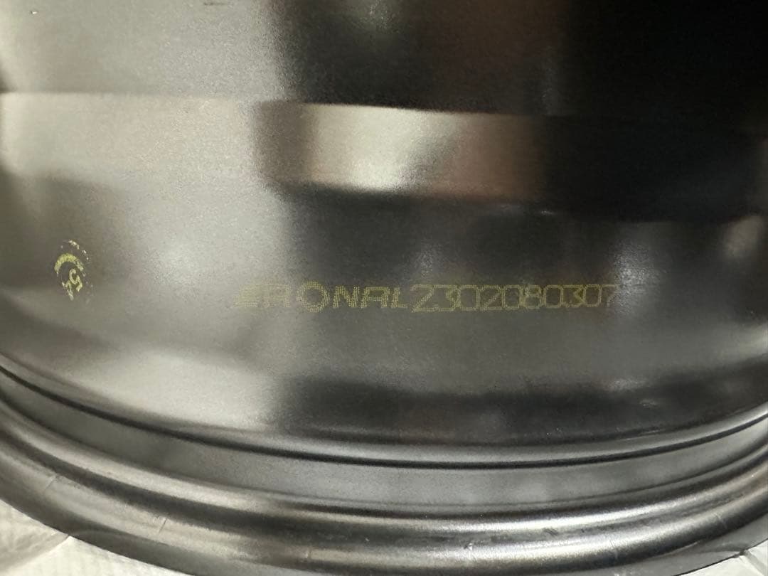 【4本購入必須】アルファロメオジュリエッタ18インチ純正アルミホイール(4/4)