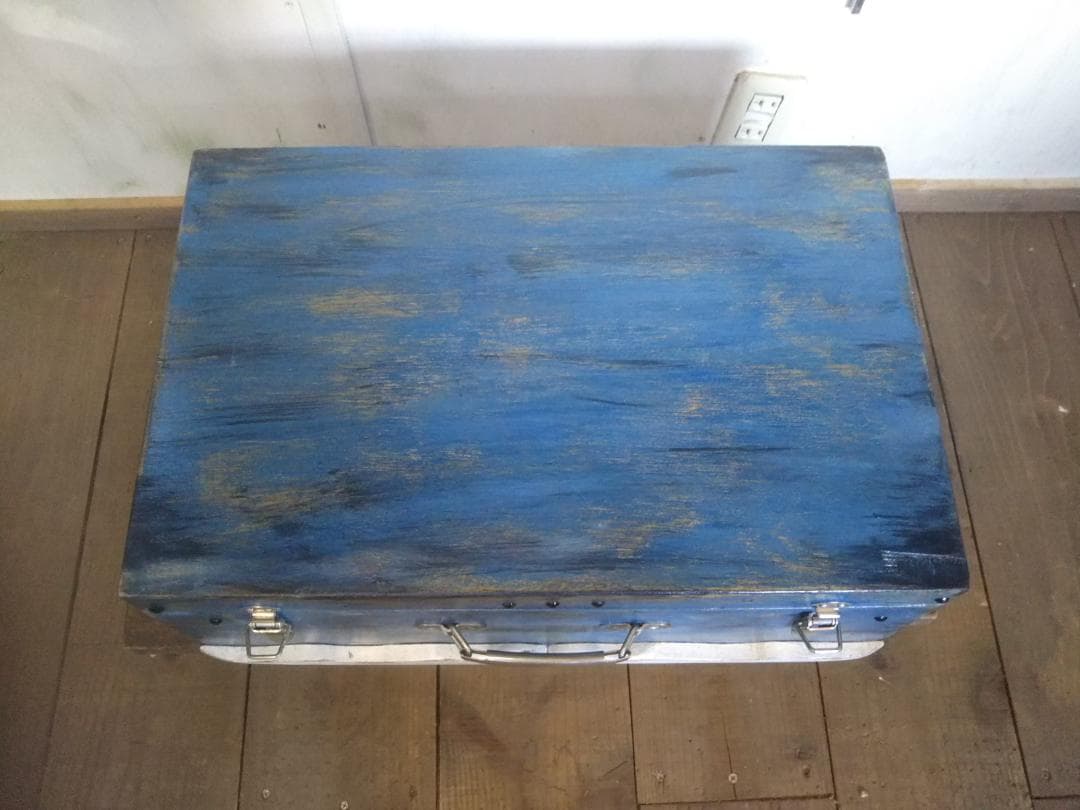 トランク形収納インテリア　小物収納　木製　アンティーク風　シャビー　ダメージ加工