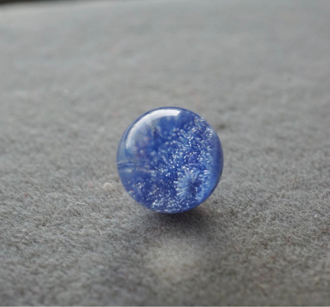 W2671 高品質 濃い青 一輪花デュモルチェライトインクォーツ丸玉