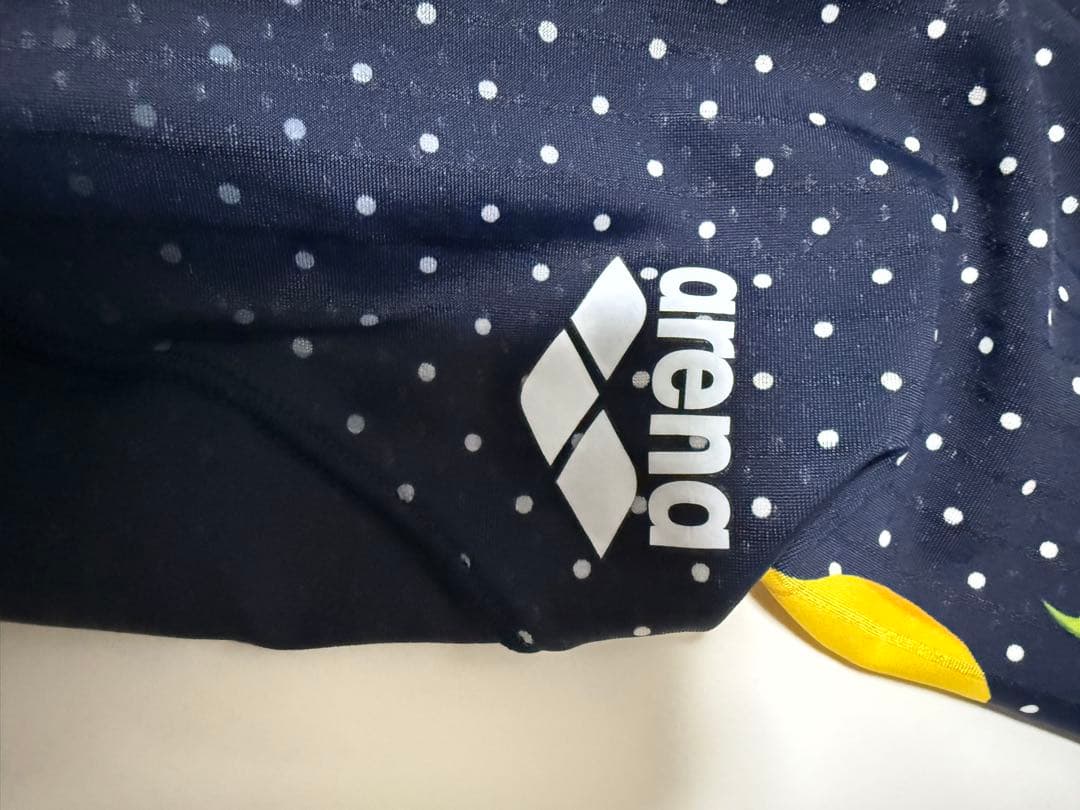 arena レモン柄 スポーツ用水着 M