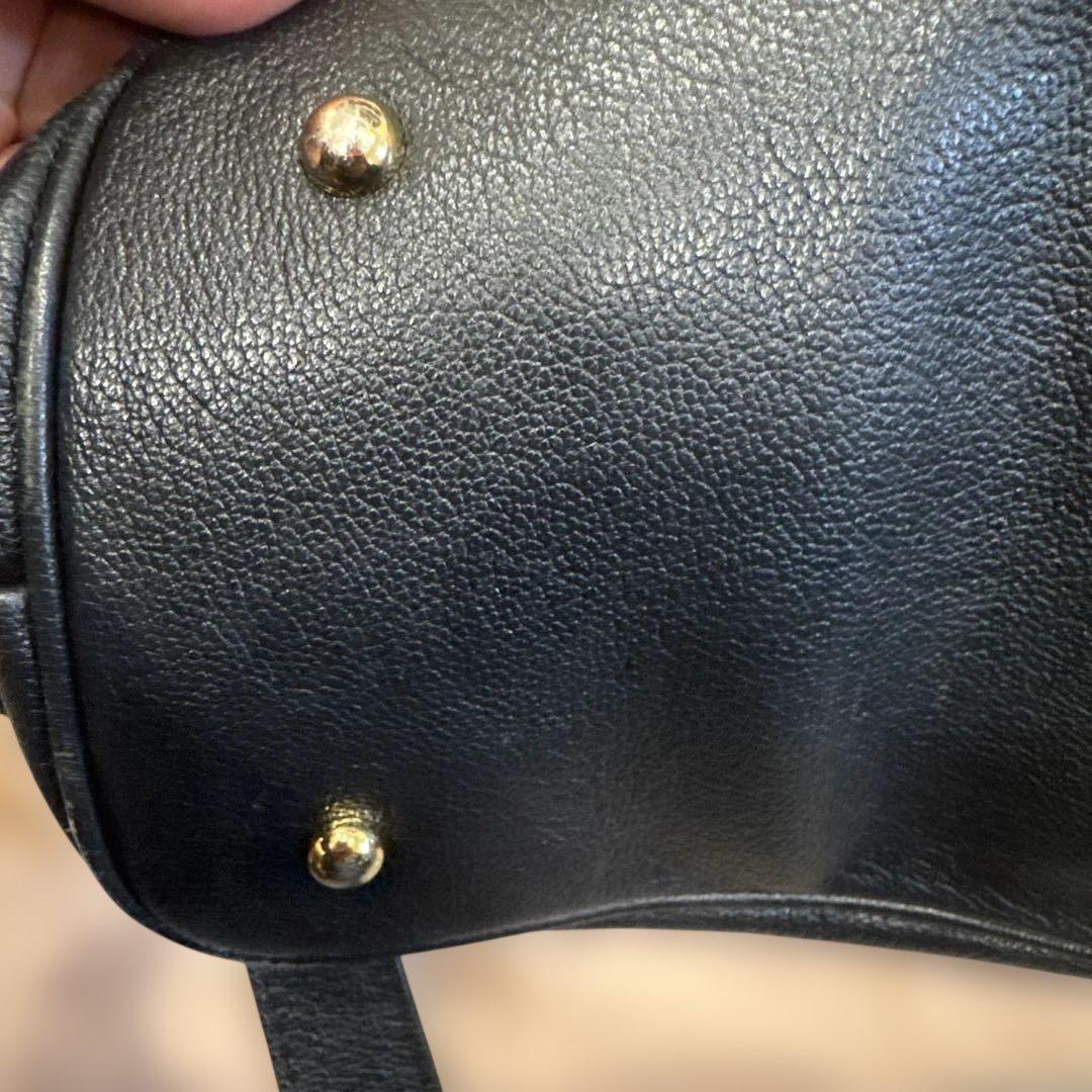 MIU MIU ブラックレザー ショルダーバッグ