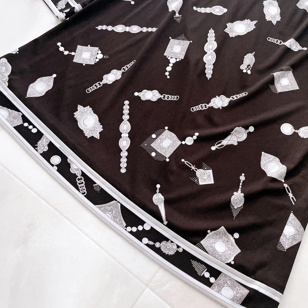 美品✨近年 レオナール モノトーンチュニック カンカン トリム 宝石柄 38