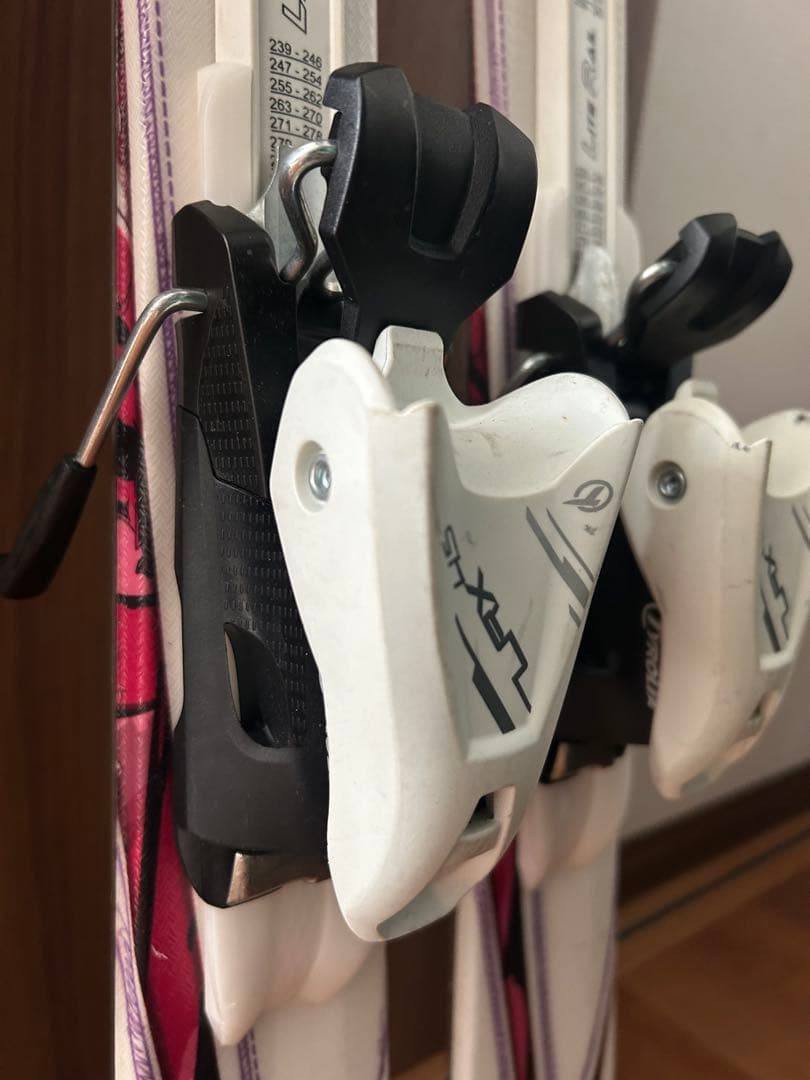 HEAD スキー板　Tyroliaビンディング　Salmonストック　セット