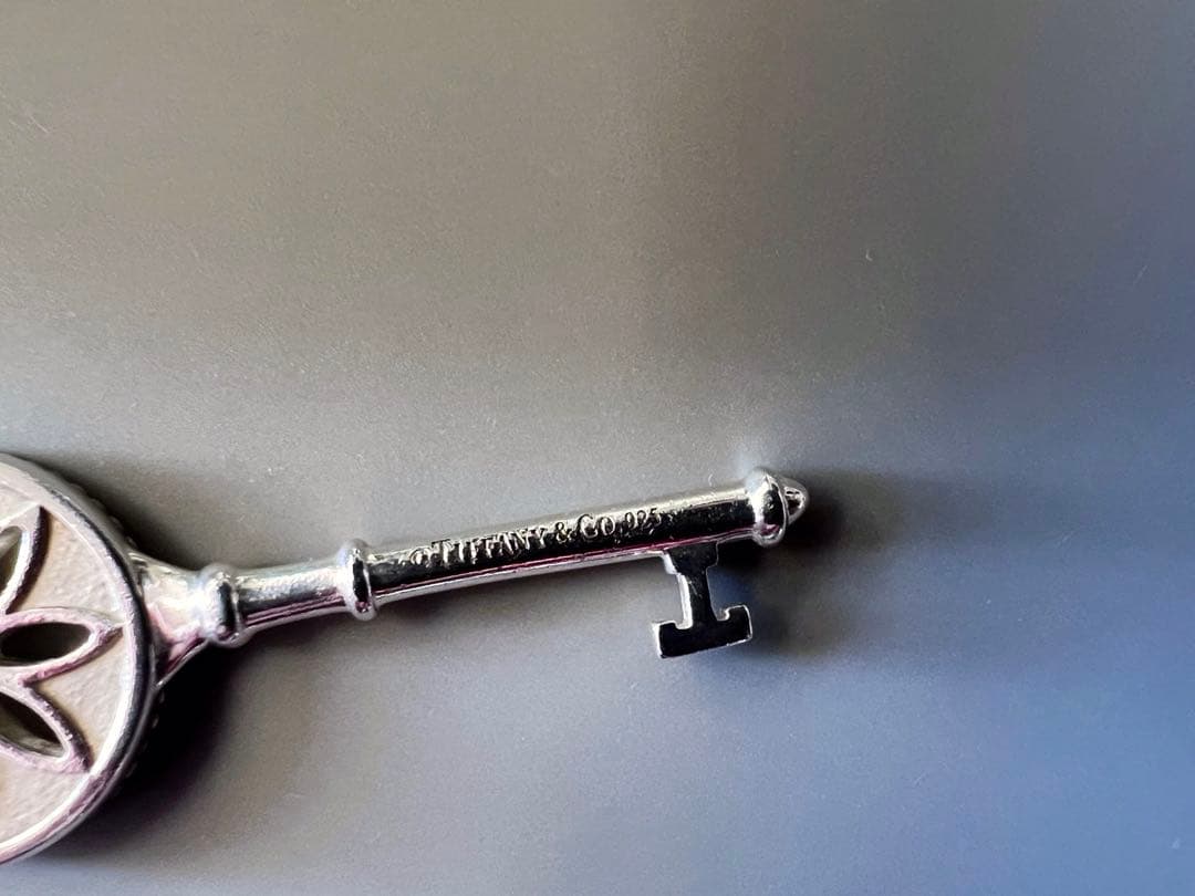 ティファニー　デイジー　ネックレストップ