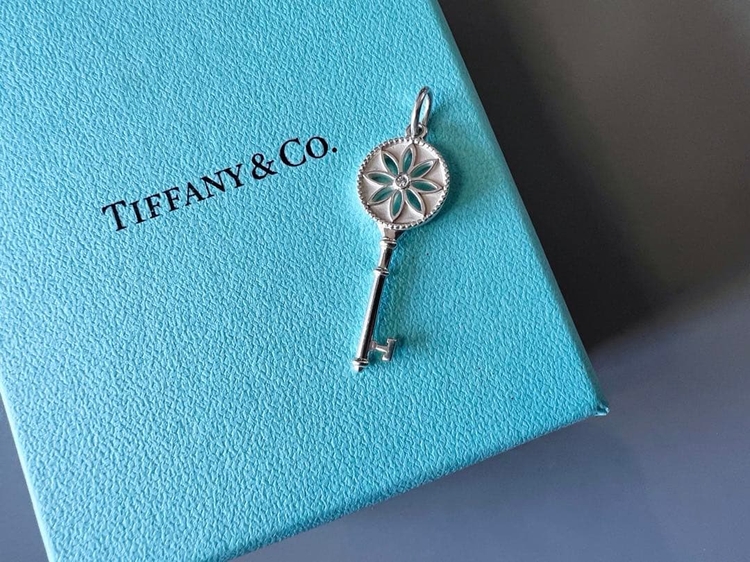 ティファニー　デイジー　ネックレストップ