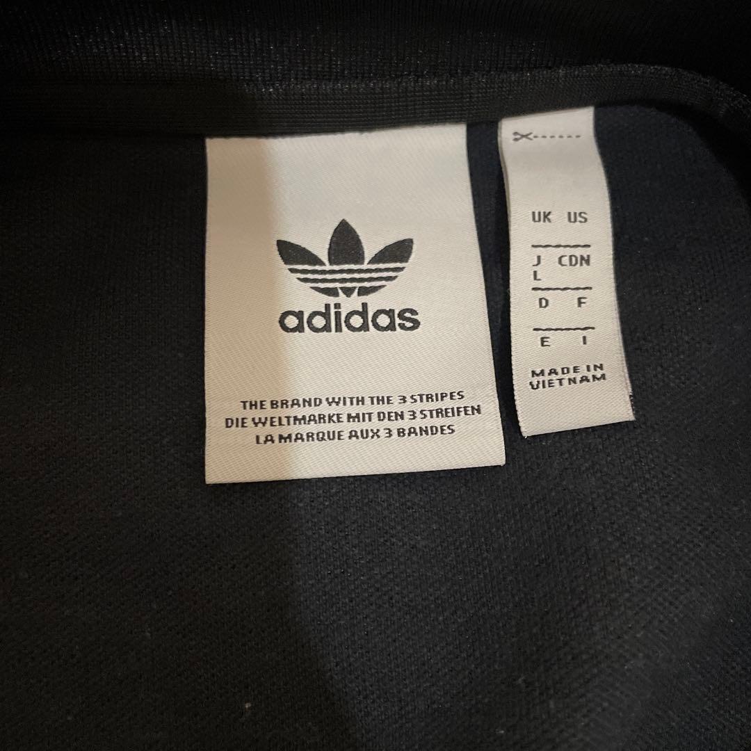 adidas ブラック トラックジャケット