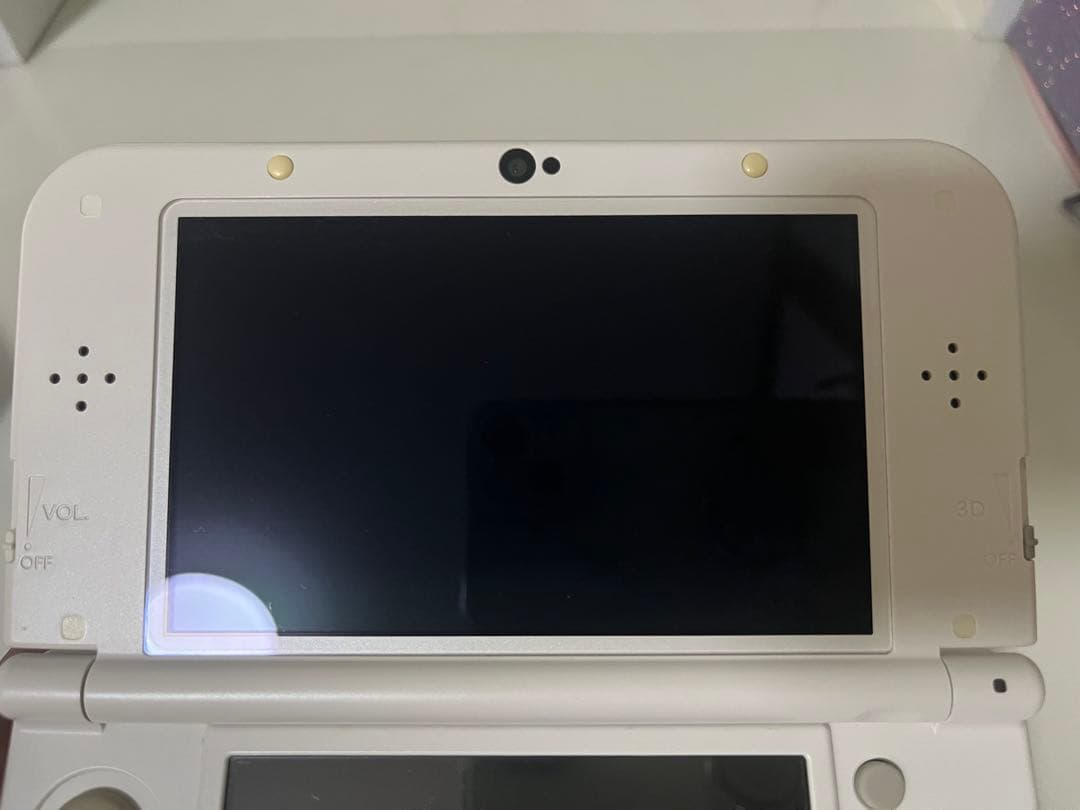 ス*ー様 【注意点あり】Newニンテンドー3DS LL パールホワイト