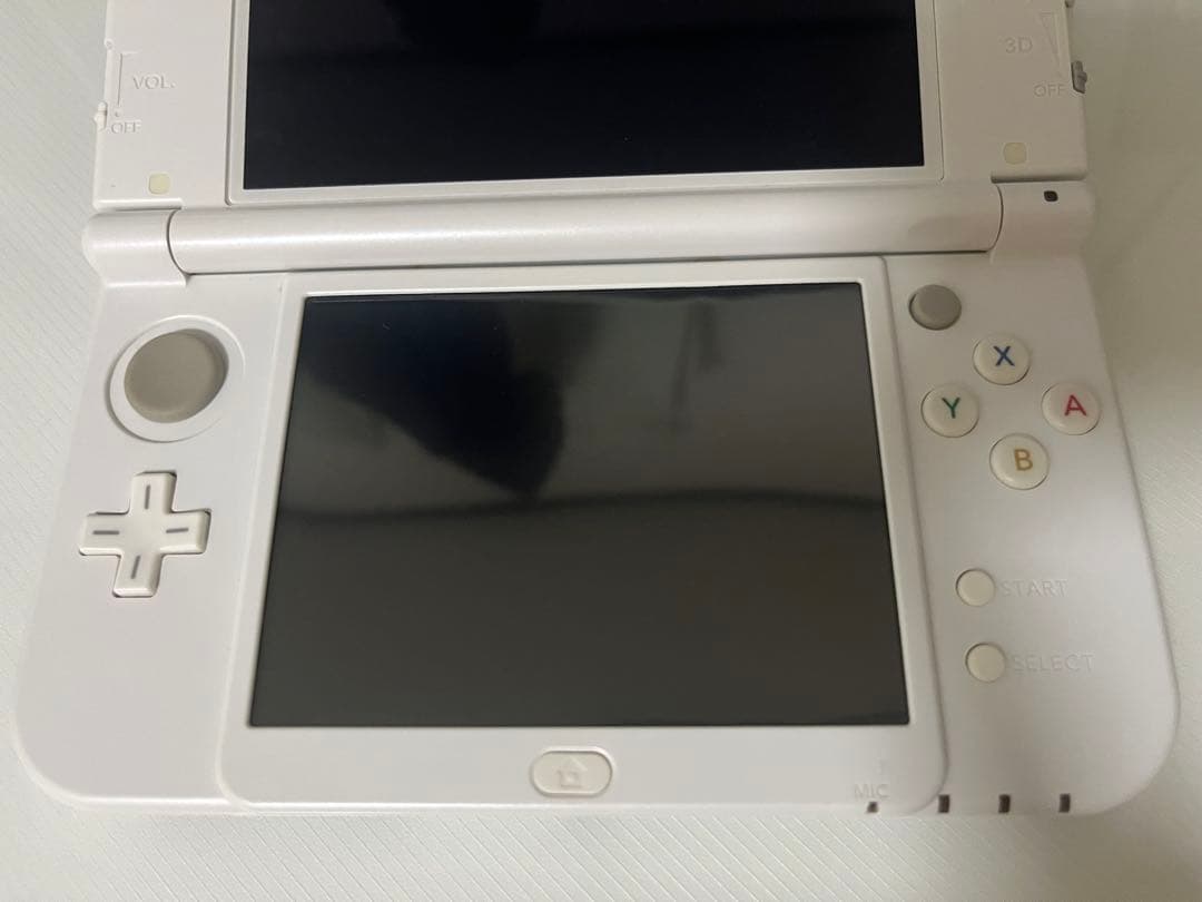 ス*ー様 【注意点あり】Newニンテンドー3DS LL パールホワイト