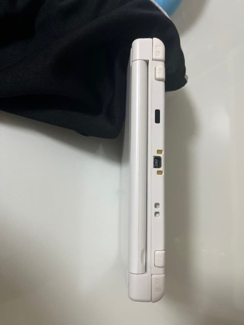 ス*ー様 【注意点あり】Newニンテンドー3DS LL パールホワイト