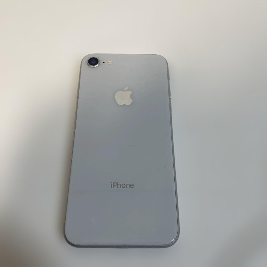 Apple iPhone8 シルバー 本体