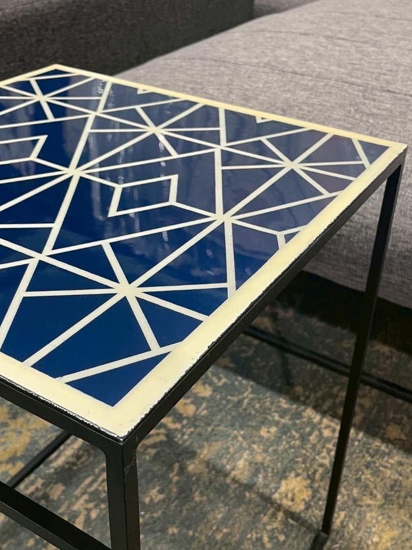 《 KARE / カレ 》 35.5×35.5×46.5cm サイドテーブル