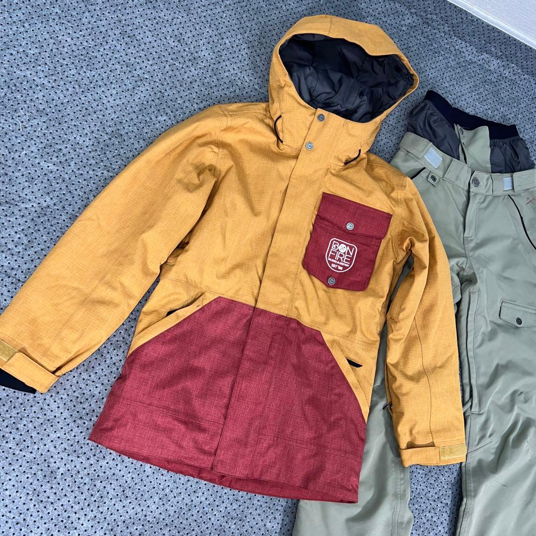1回商品 BONFIRE レディース スノーボードウェア 上下セット サイズS