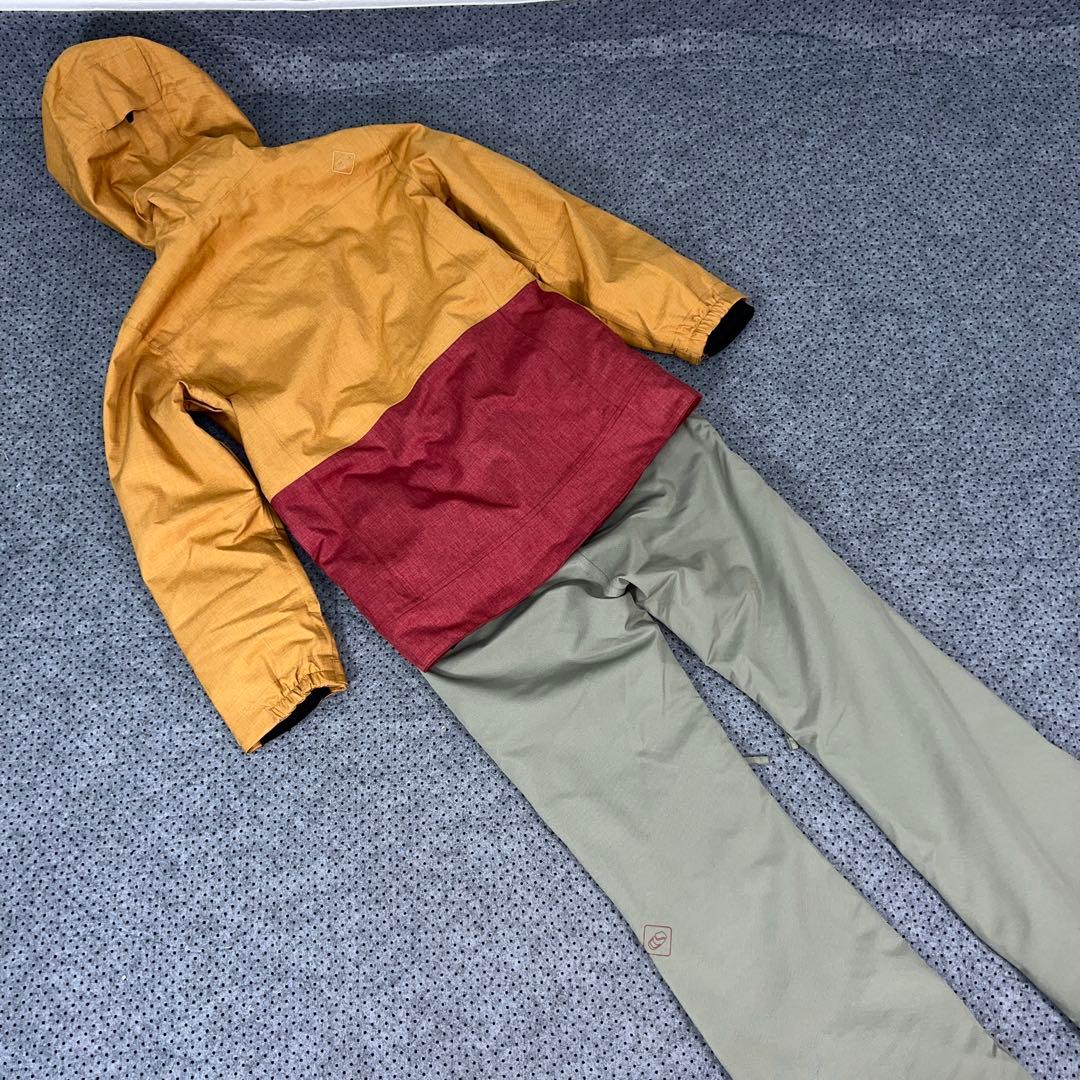 1回商品 BONFIRE レディース スノーボードウェア 上下セット サイズS