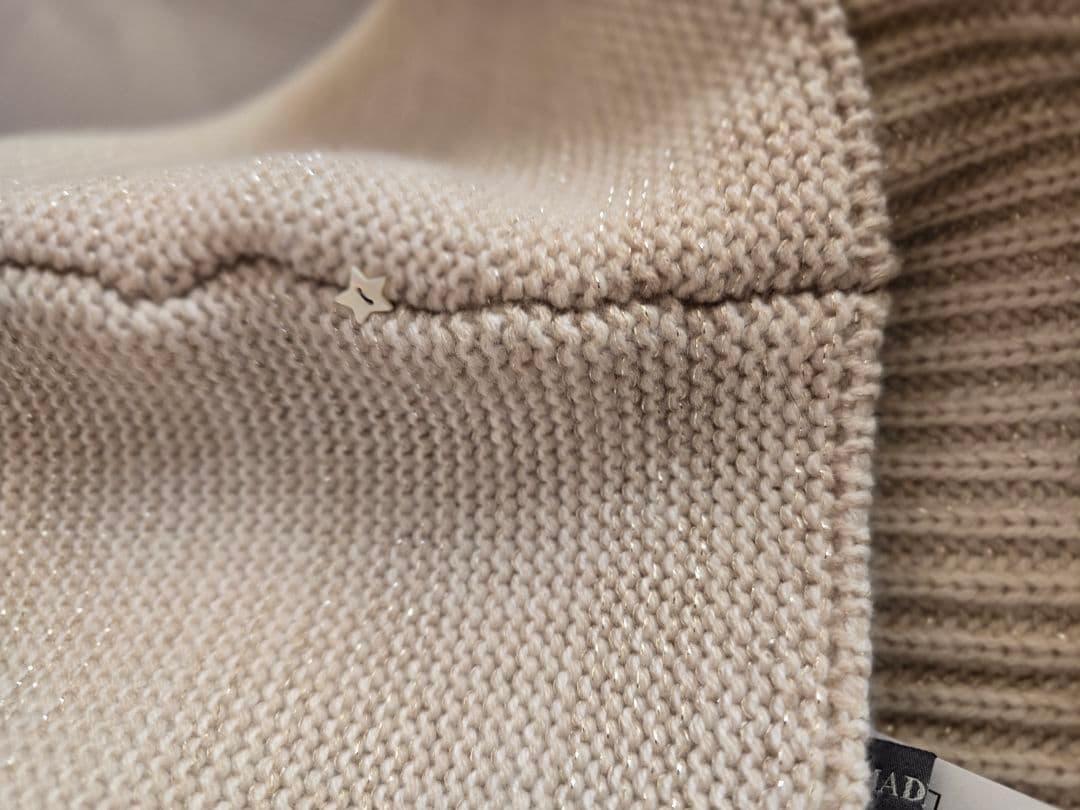 LORENA ANTONIAZZI フード付きベージュ ニットマフラー