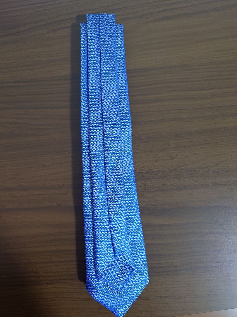 【新品同様】LOUIS VUITTON 幾何学模様 ネクタイ