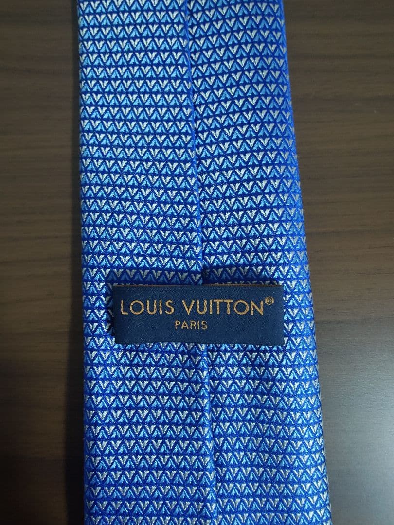 【新品同様】LOUIS VUITTON 幾何学模様 ネクタイ