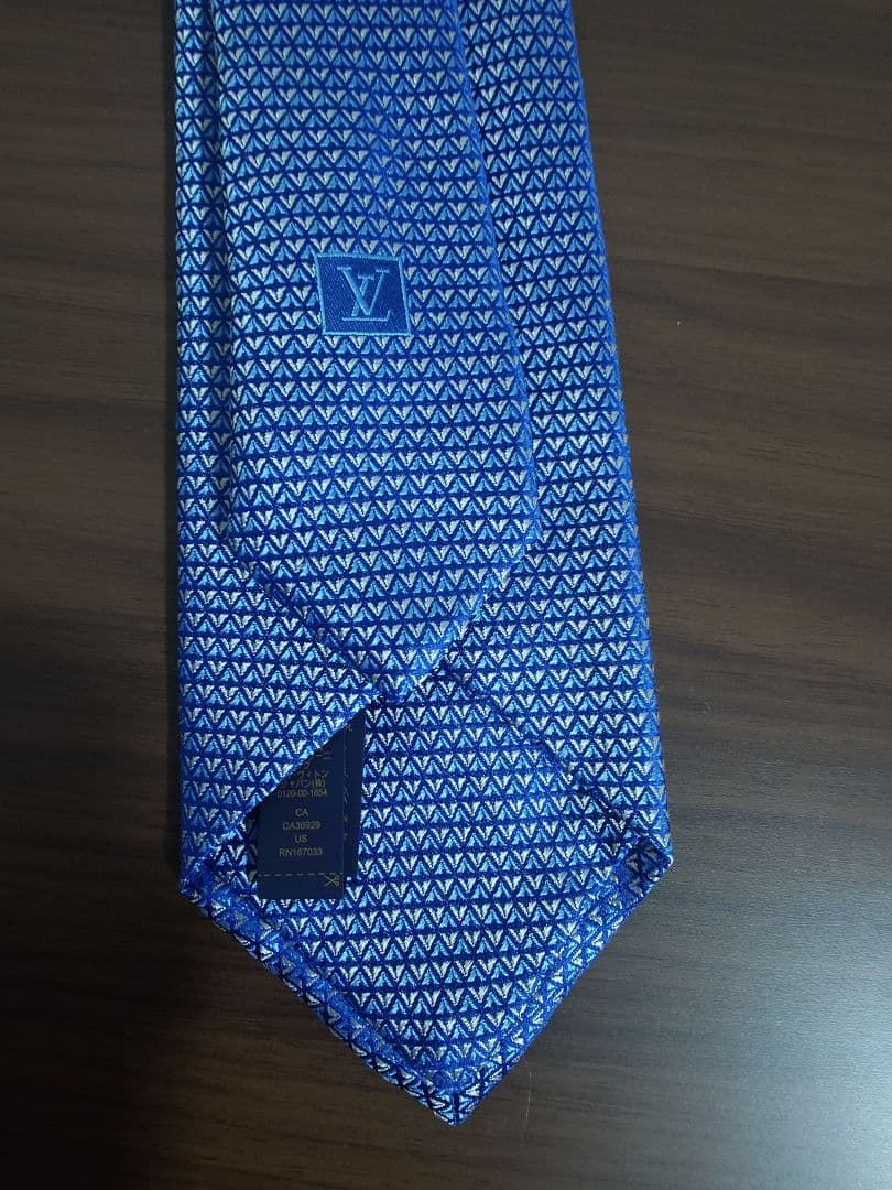 【新品同様】LOUIS VUITTON 幾何学模様 ネクタイ