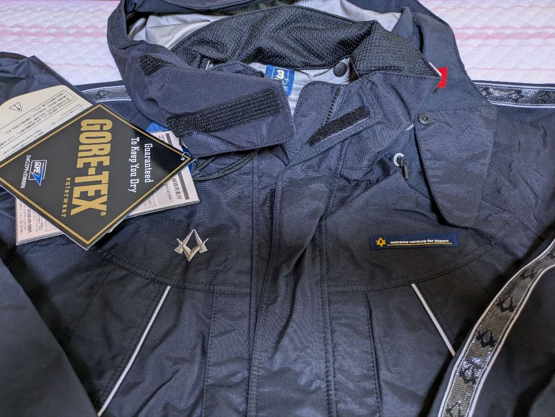 GORE-TEX 　XVX レインウェア Lサイズ　上下新品