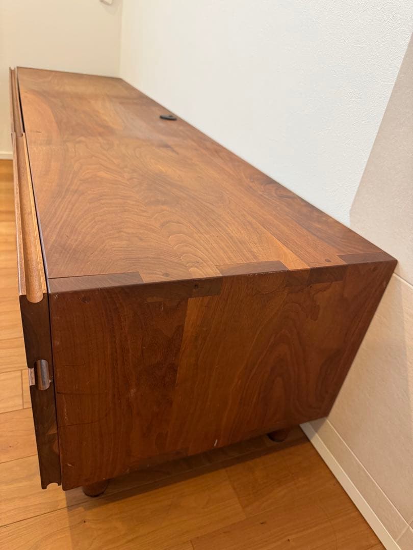 世田谷　城南エリア　受け渡しのみ　無垢材ウォールナット テレビ台 モダンデザイン