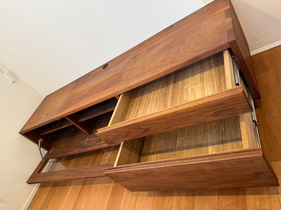 世田谷　城南エリア　受け渡しのみ　無垢材ウォールナット テレビ台 モダンデザイン