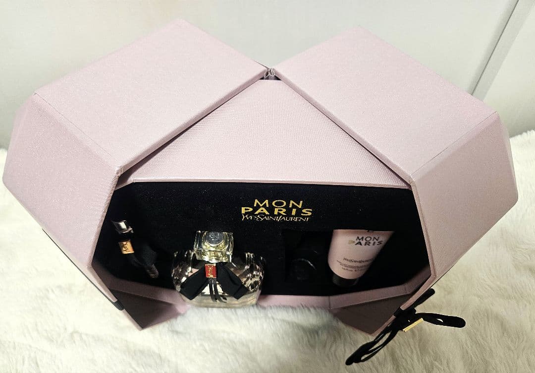 イヴ・サンローラン・ボーテ ノエル モン パリ デラックスコフレ　2020