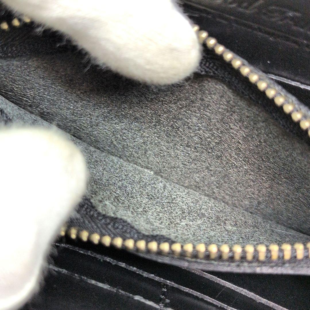 【極美品】HTC　T-2　ジッパー　ミディアムウォレット　スター　スタッズ　黒