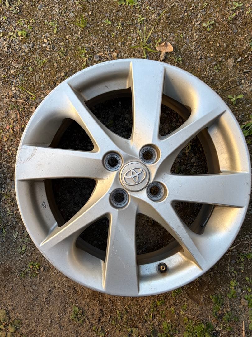 アクア　純正ホイール　16インチ　4本セット