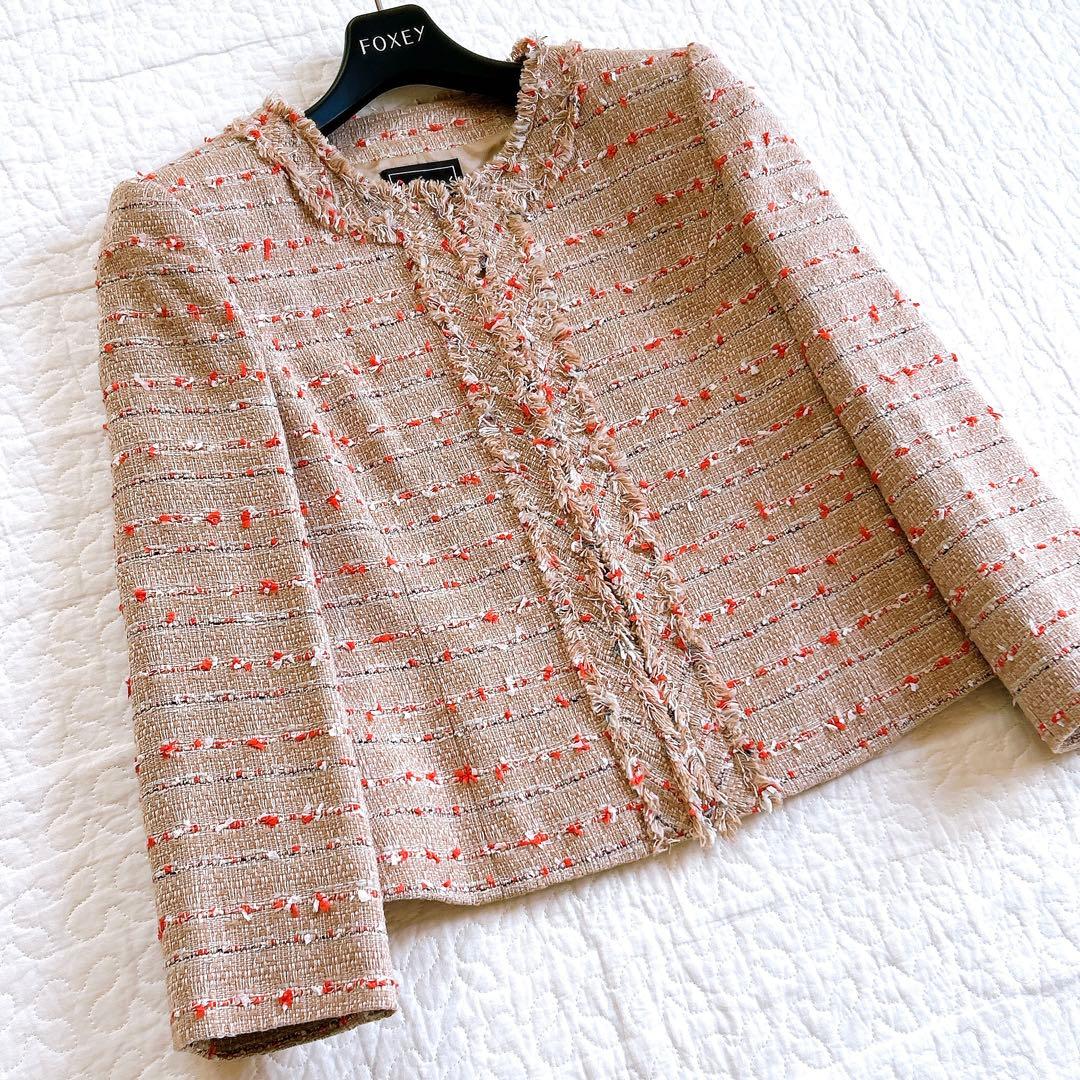 極美品 フォクシー 近年 定価13万 ツイードノーカラージャケット サンドマルチ