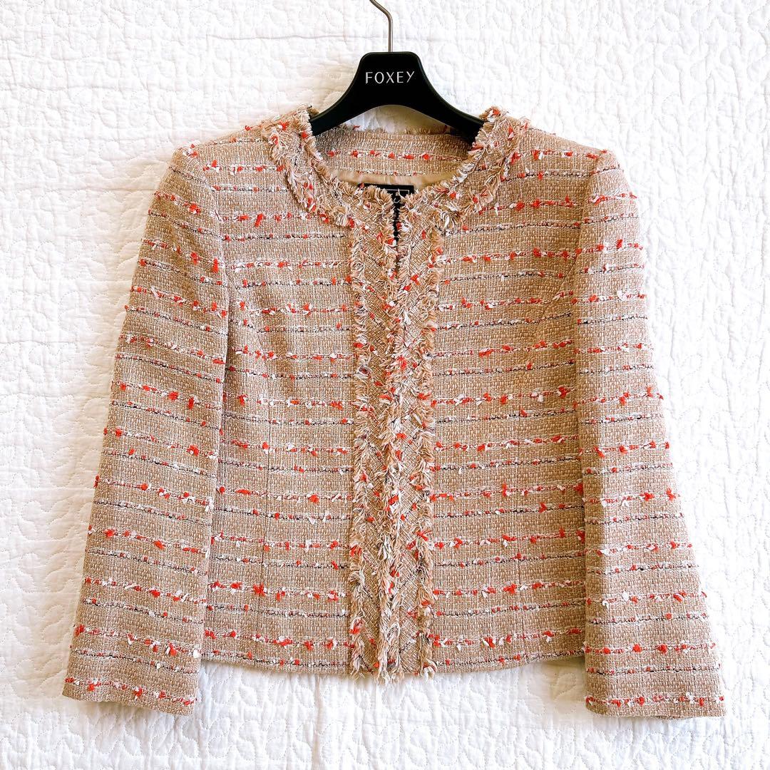 極美品 フォクシー 近年 定価13万 ツイードノーカラージャケット サンドマルチ