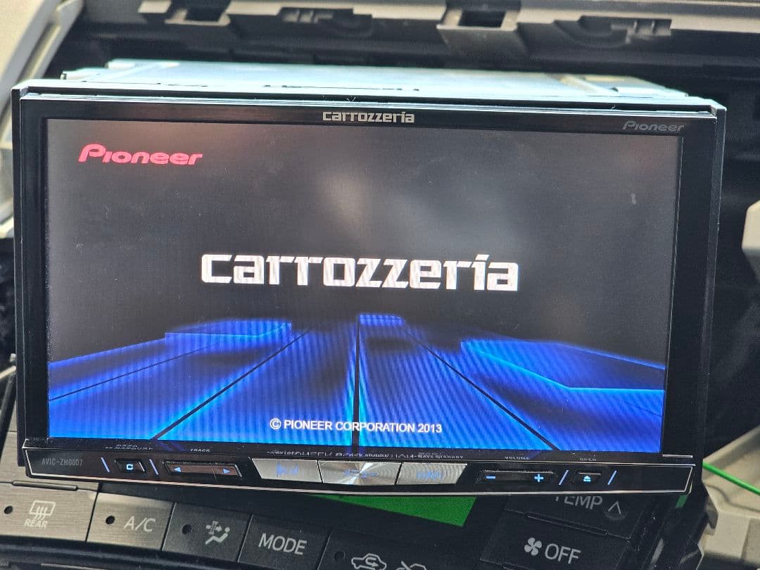 カロッツェリア AVIC-ZH0007 Bluetoothナビゲーションシステム
