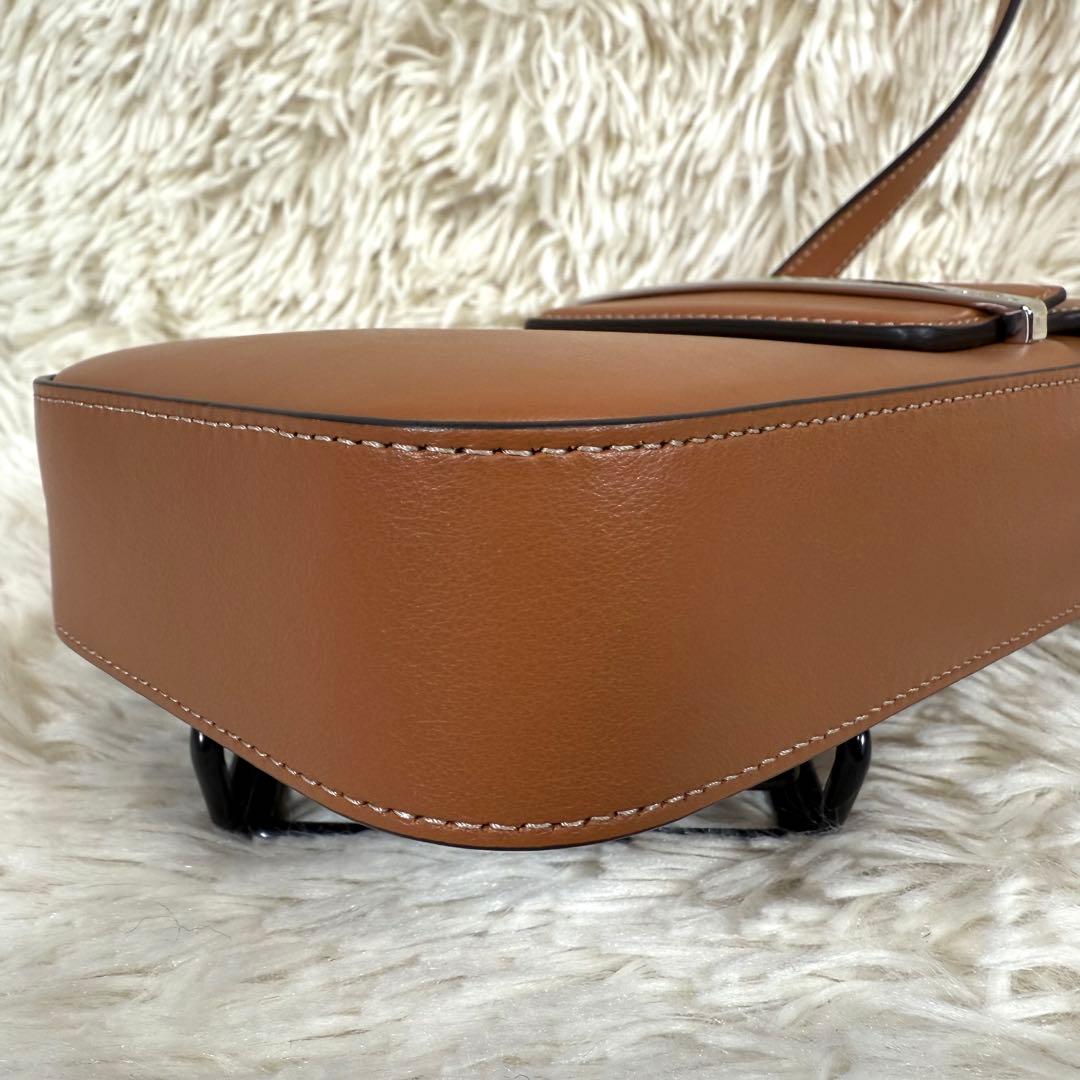 2024AW Tod's X シャオジャン カプセルコレクション フォンバッグ