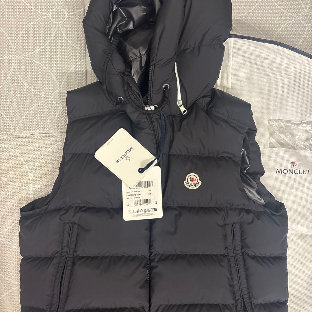 ハ*ラ様 【新品】MONCLER ベスト BOURGET ネイビー 新作　希少サ