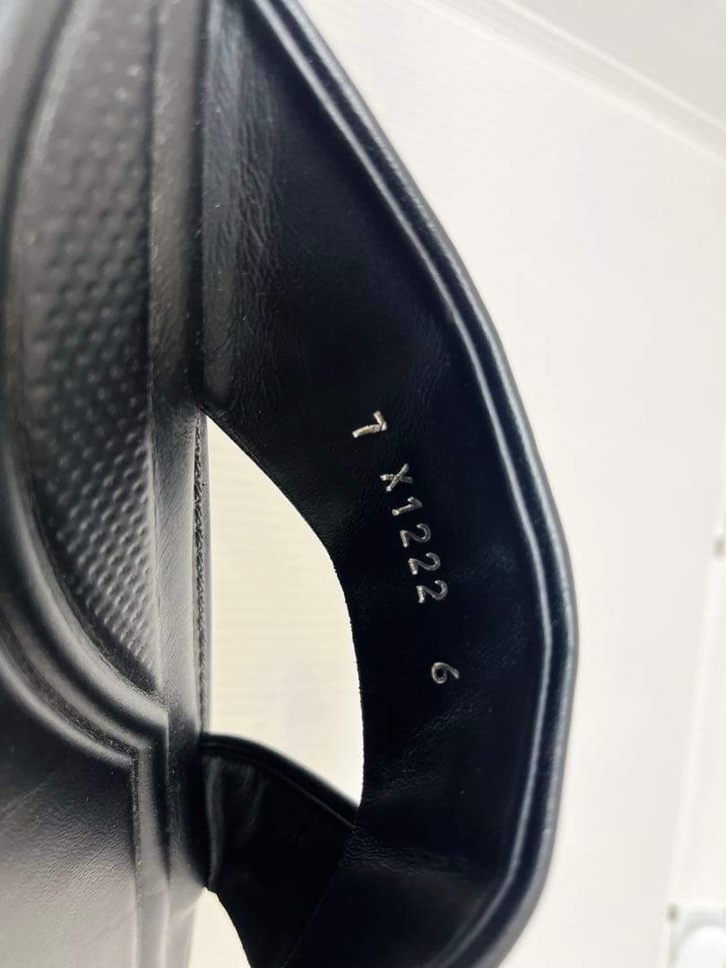 FENDI エンボス ズッカ柄 クロスベルト サンダル