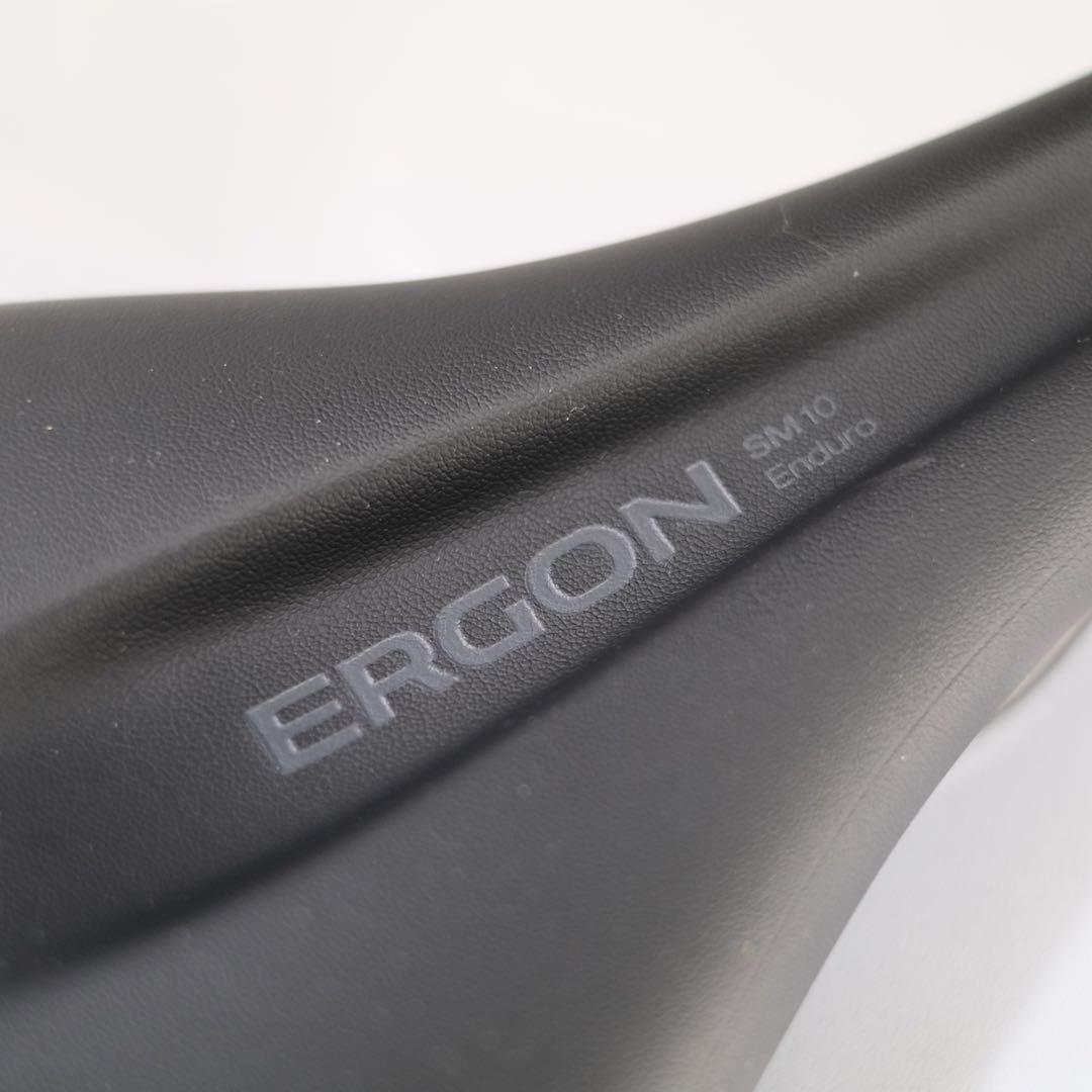 お尻の痛みにサヨウナラ！美品 ERGON(エルゴン)SM10 Enduroサドル