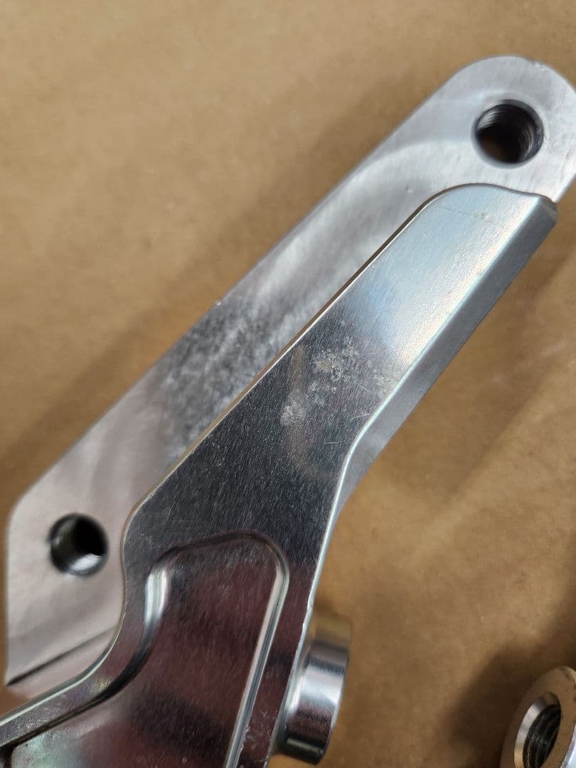 更に値下げAGRAS キャリパーサポートZRX1100/ZRX1200R/S