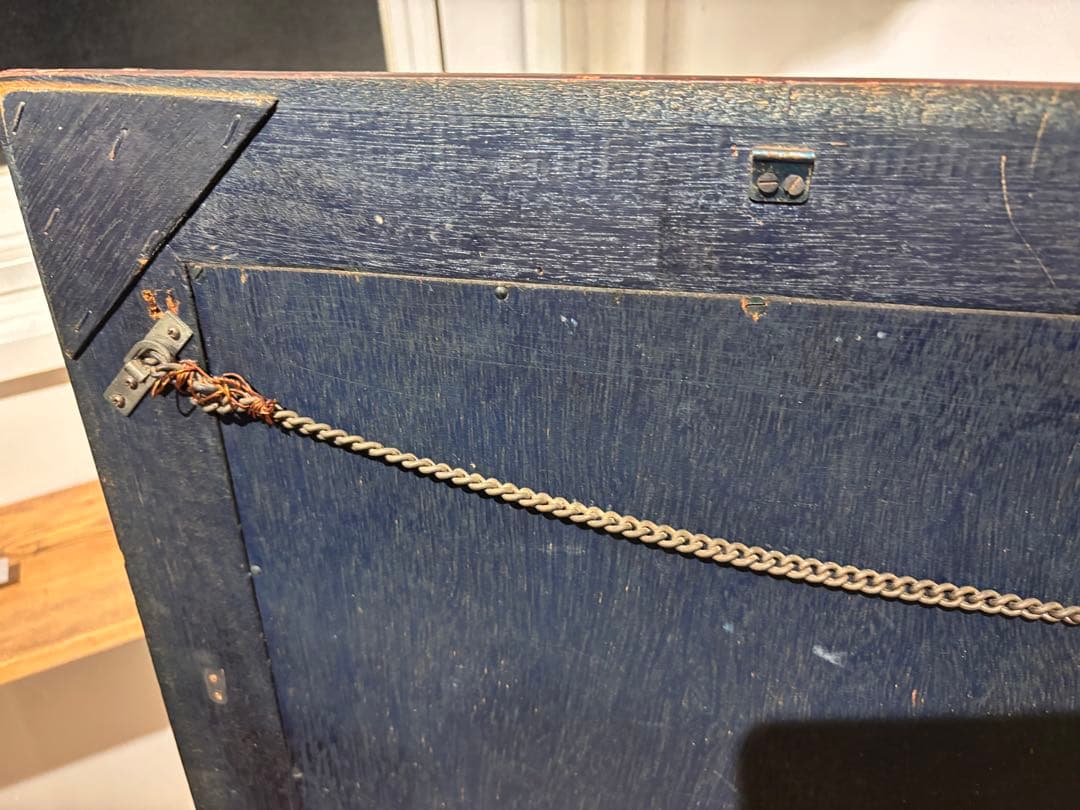 アンティークミラー　彫刻入り壁掛け鏡