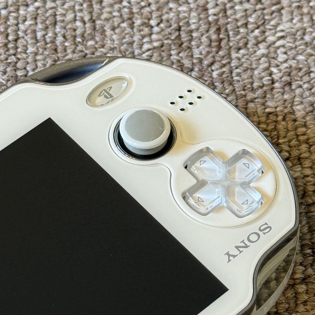 PSVITA PCH-1100 クリスタル・ホワイト 3-007