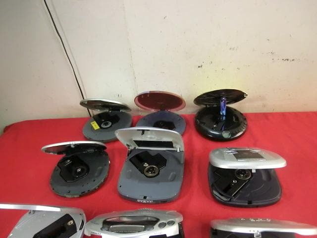 10：ケンウッド ソニー アイワ他　ポータブルCDプレーヤー　計11点　ジャンク